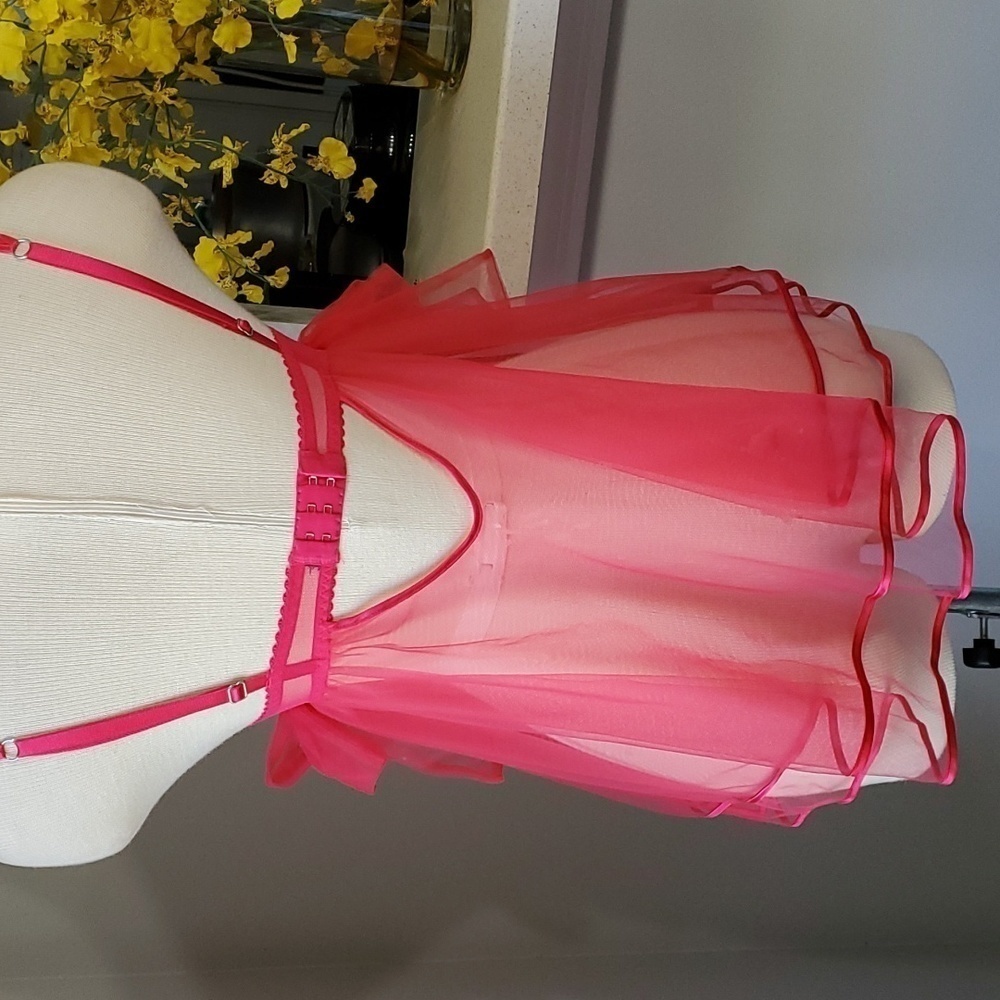 Sexy pink night camisole. No tags, I'm thinking a medium. Lovely fabri… - Picture 6 of 14